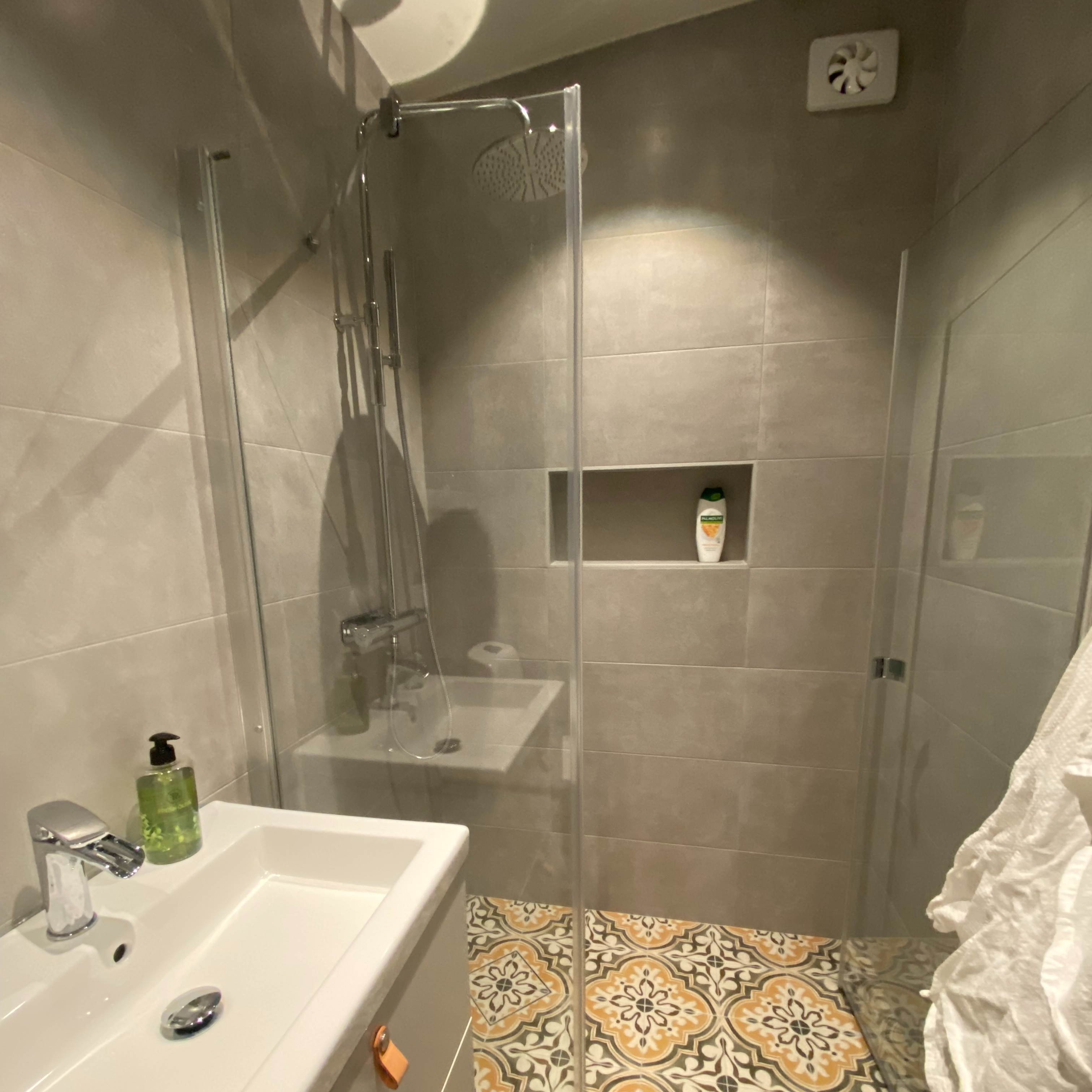 badrumsrenovering av Projektbygg i Österåker AB